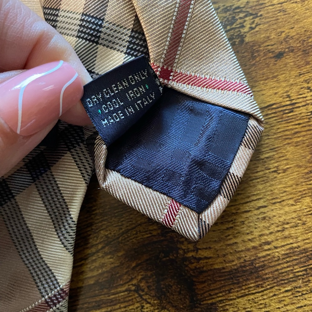 Burberry London men’s tie - Picture 2 of 11